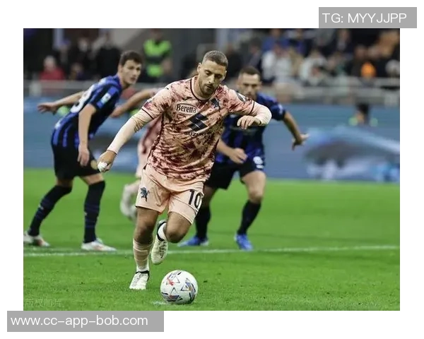 罗马球迷看台致敬德罗西表达友好情谊永不敌对