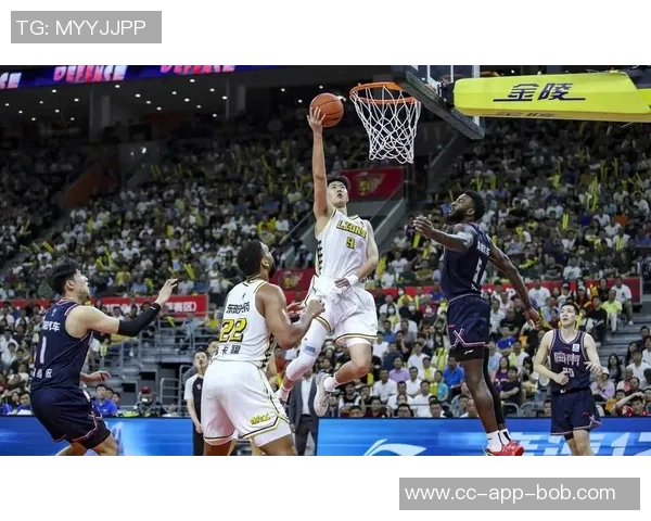 范弗里特谈球队争冠机会受限时的出战态度与伤病困扰 范弗里特谈球队争冠机会受限时的出战态度与伤病困扰