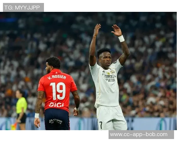 巴萨球迷对阵奥萨苏纳时高喊哈维留下来嘲讽皇马