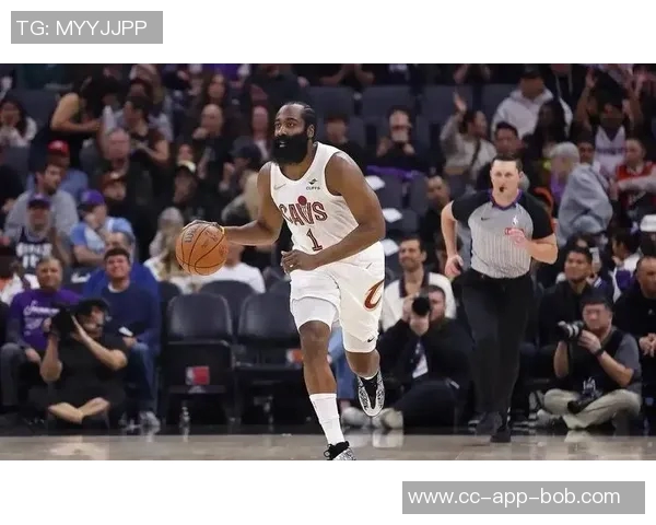 怀特闪耀全场29分钟内高效砍下30分7板9助助球队获胜